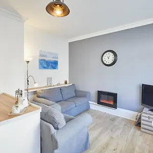 Host & - Nellie's Loft , Scarborough United Kingdom